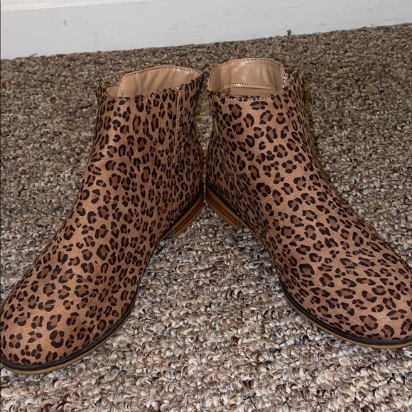 Womens Cat & Jack Leopard Print Ankle Booties - Picture 2 of 5